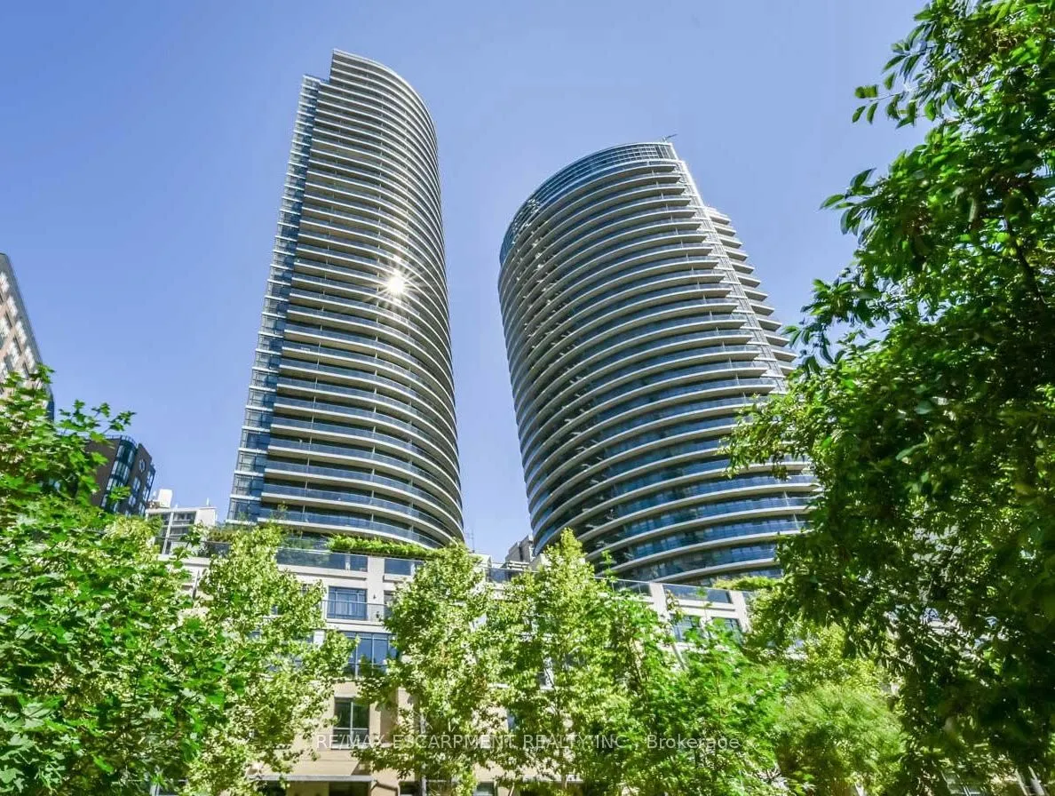 21 Carlton Street, #3005