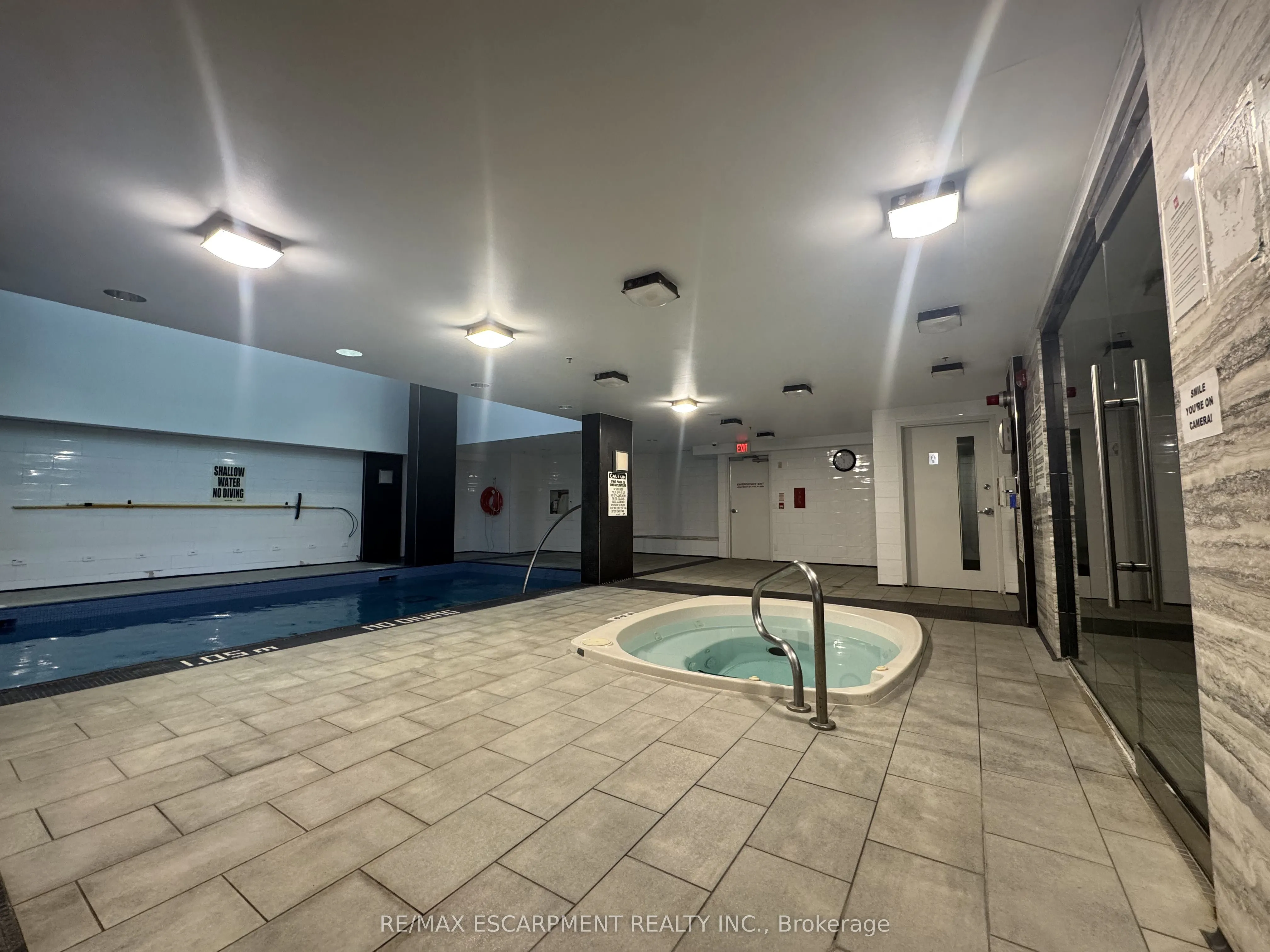 21 Carlton Street, #3005