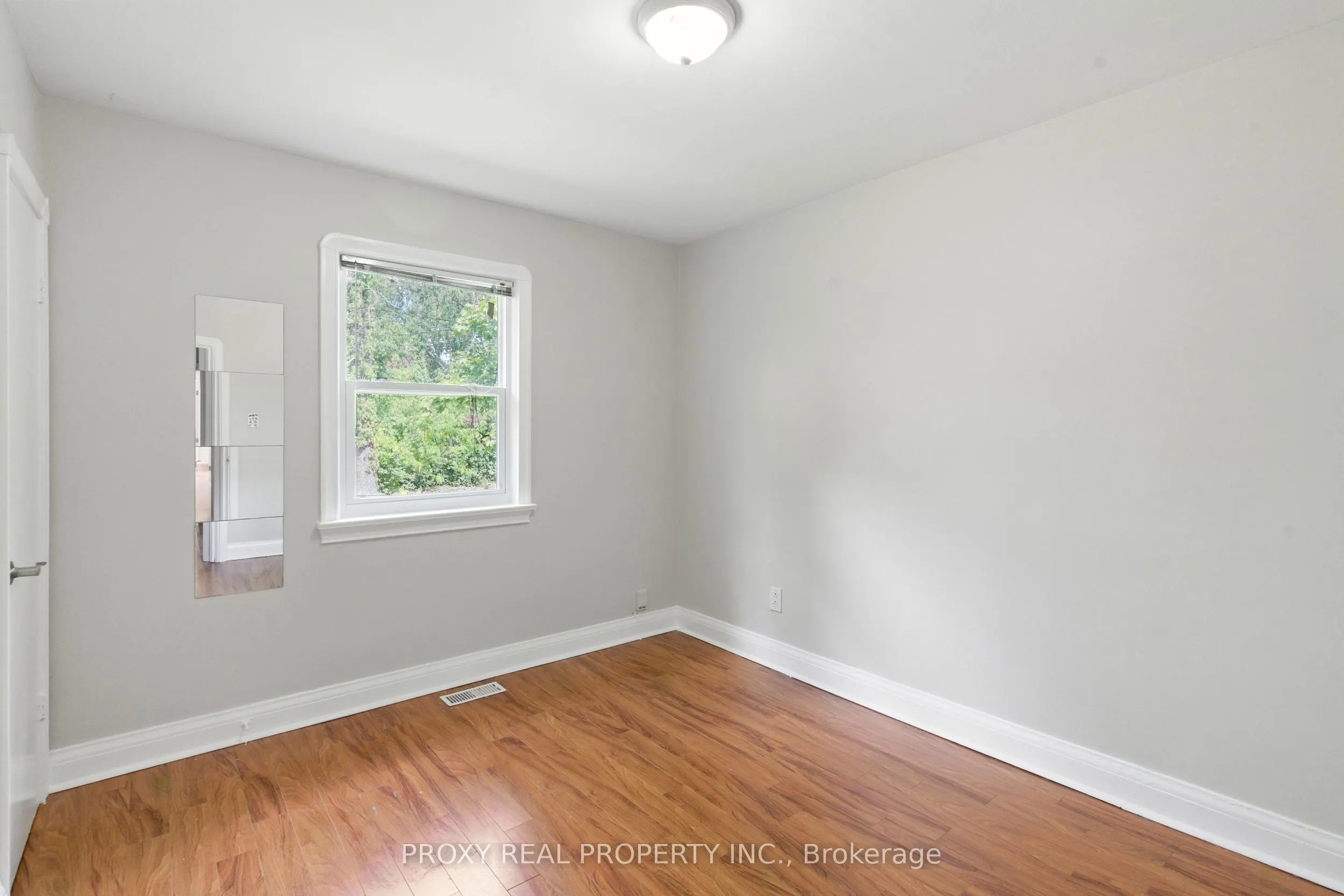 66 Avondale Avenue S