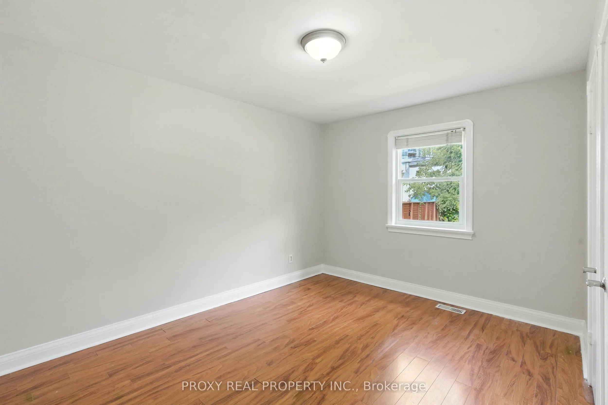 66 Avondale Avenue S