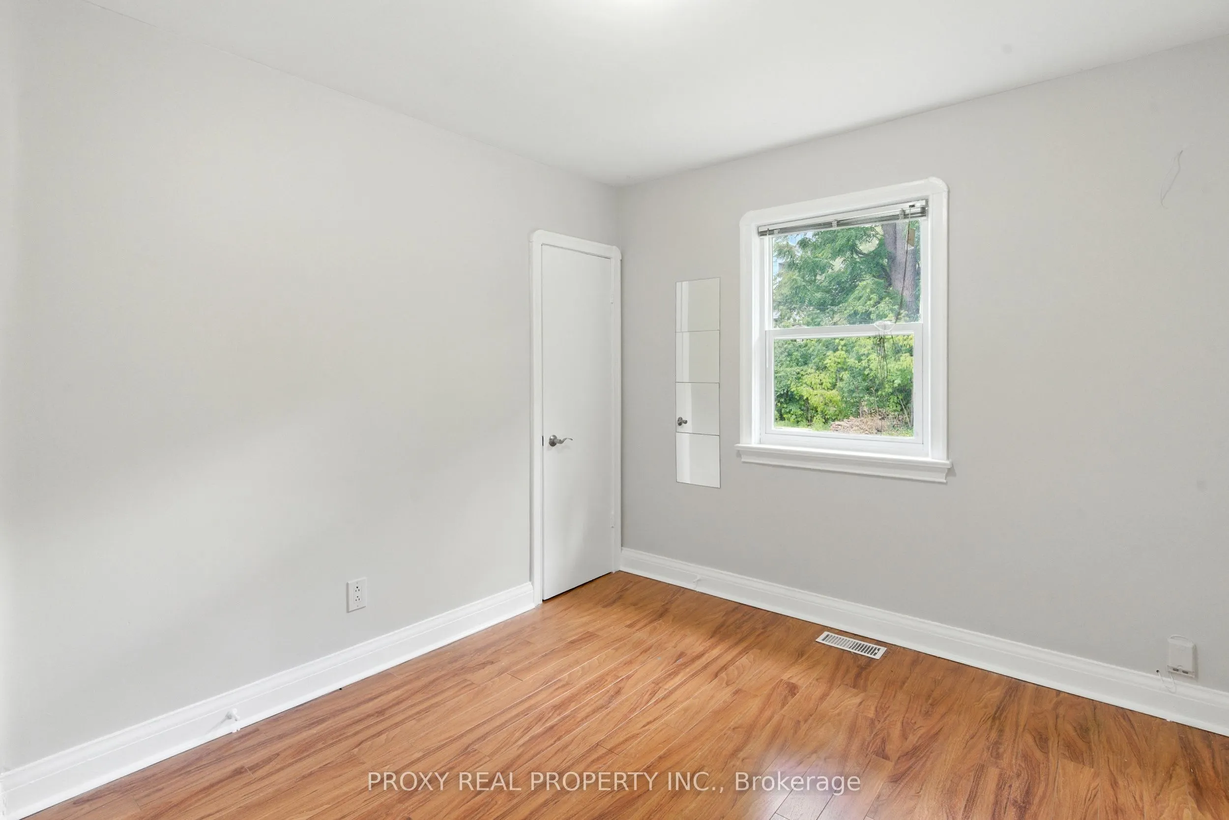 66 Avondale Avenue S