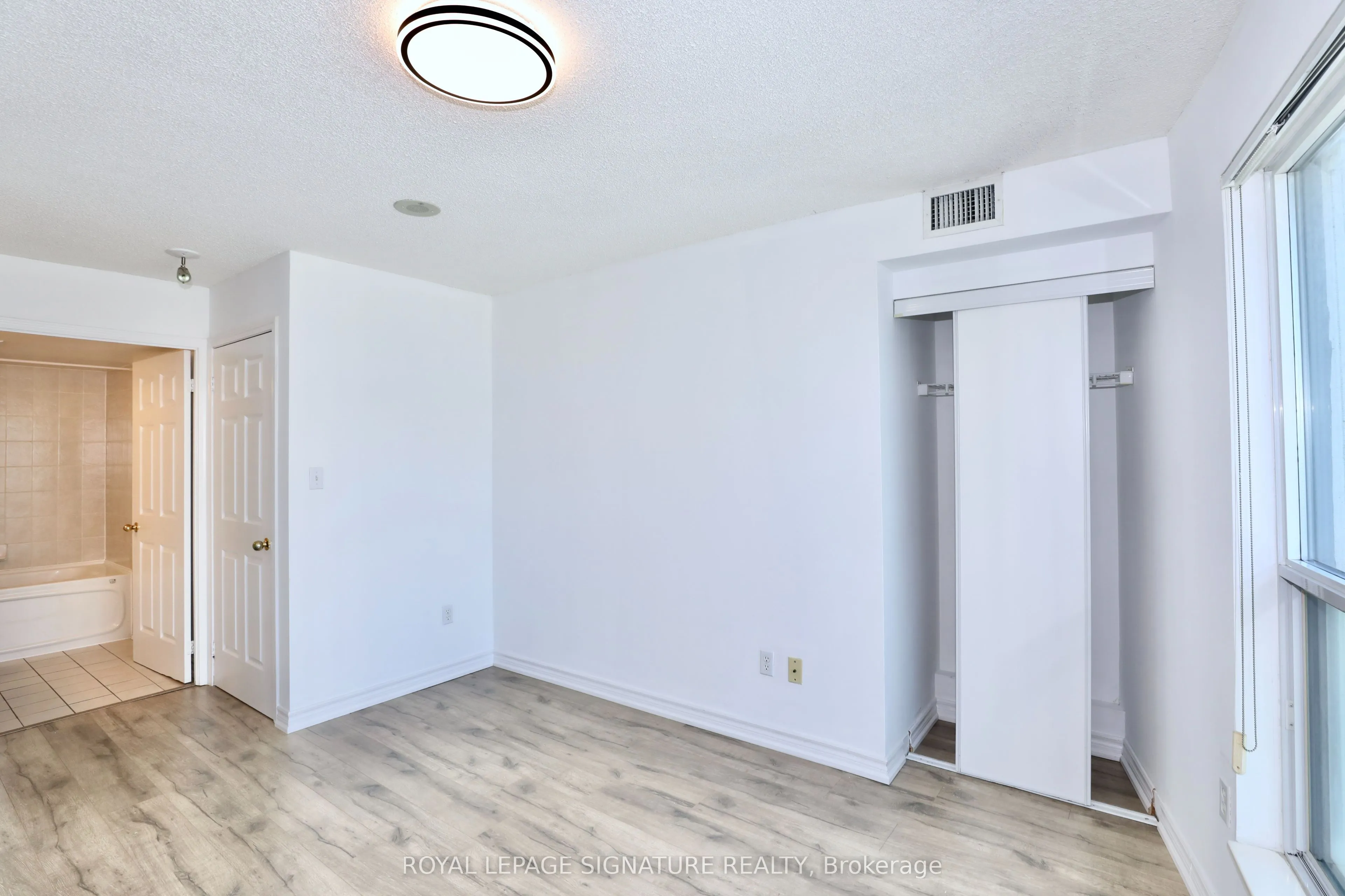 7 Lorraine Drive, #1116