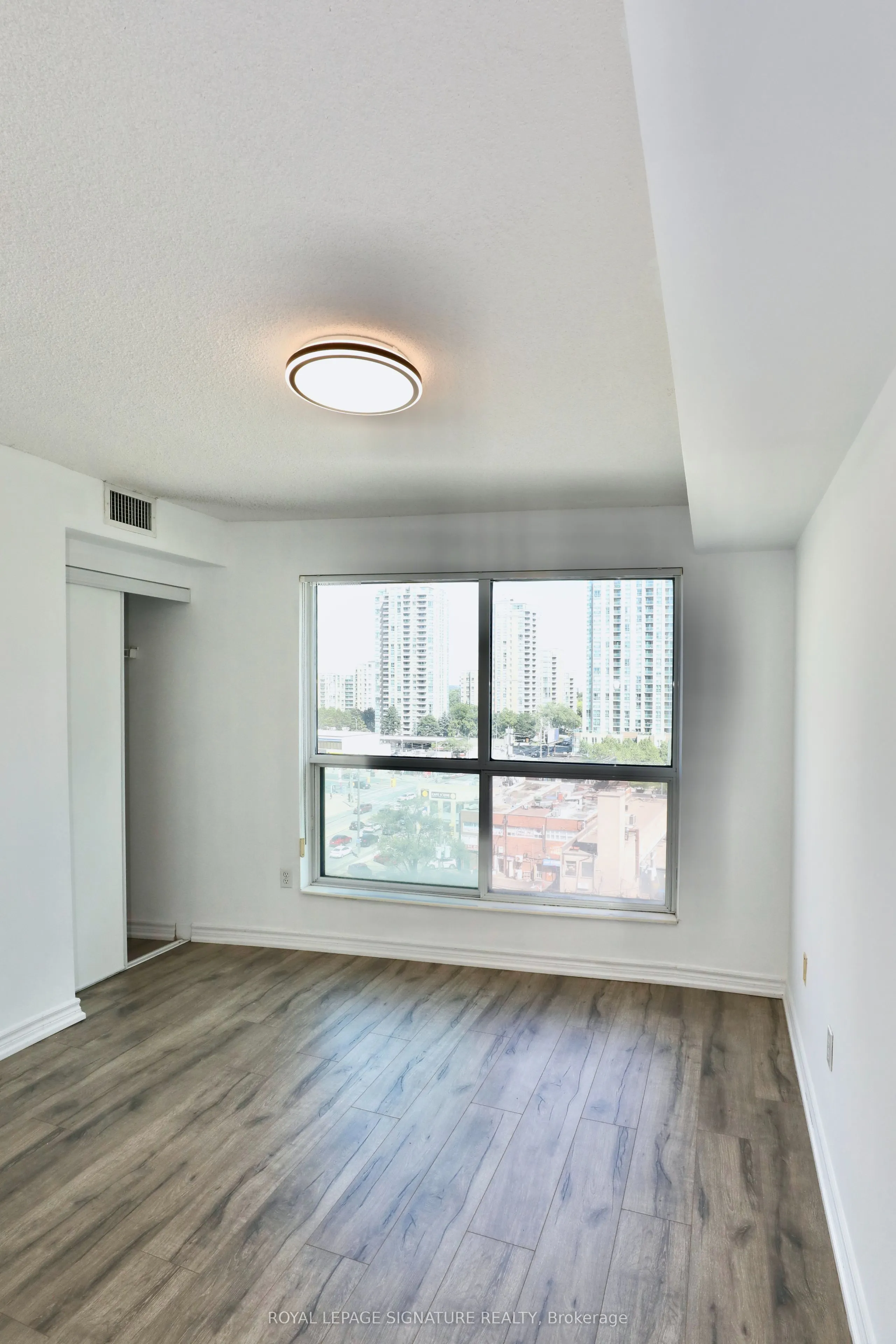 7 Lorraine Drive, #1116