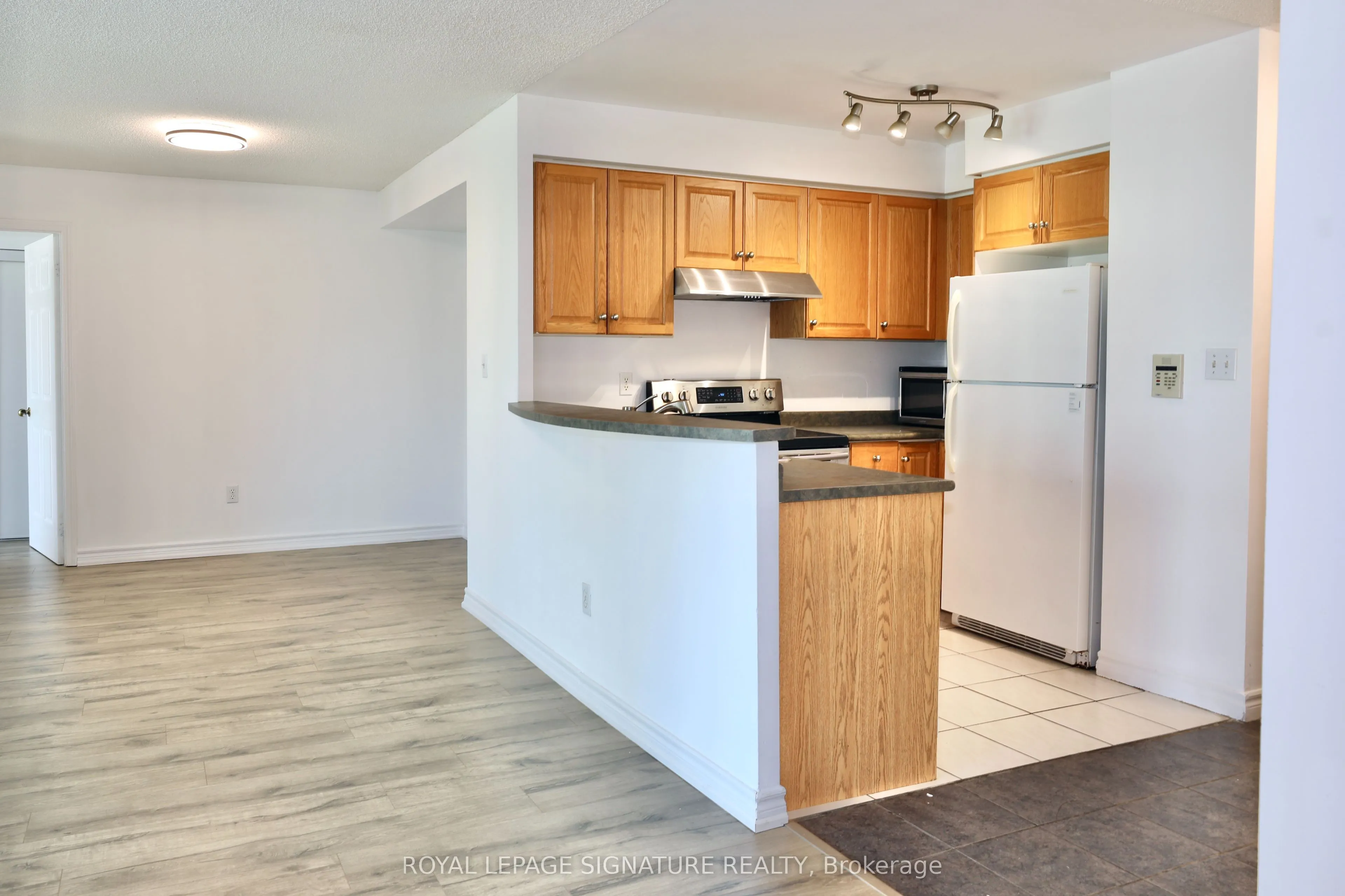 7 Lorraine Drive, #1116