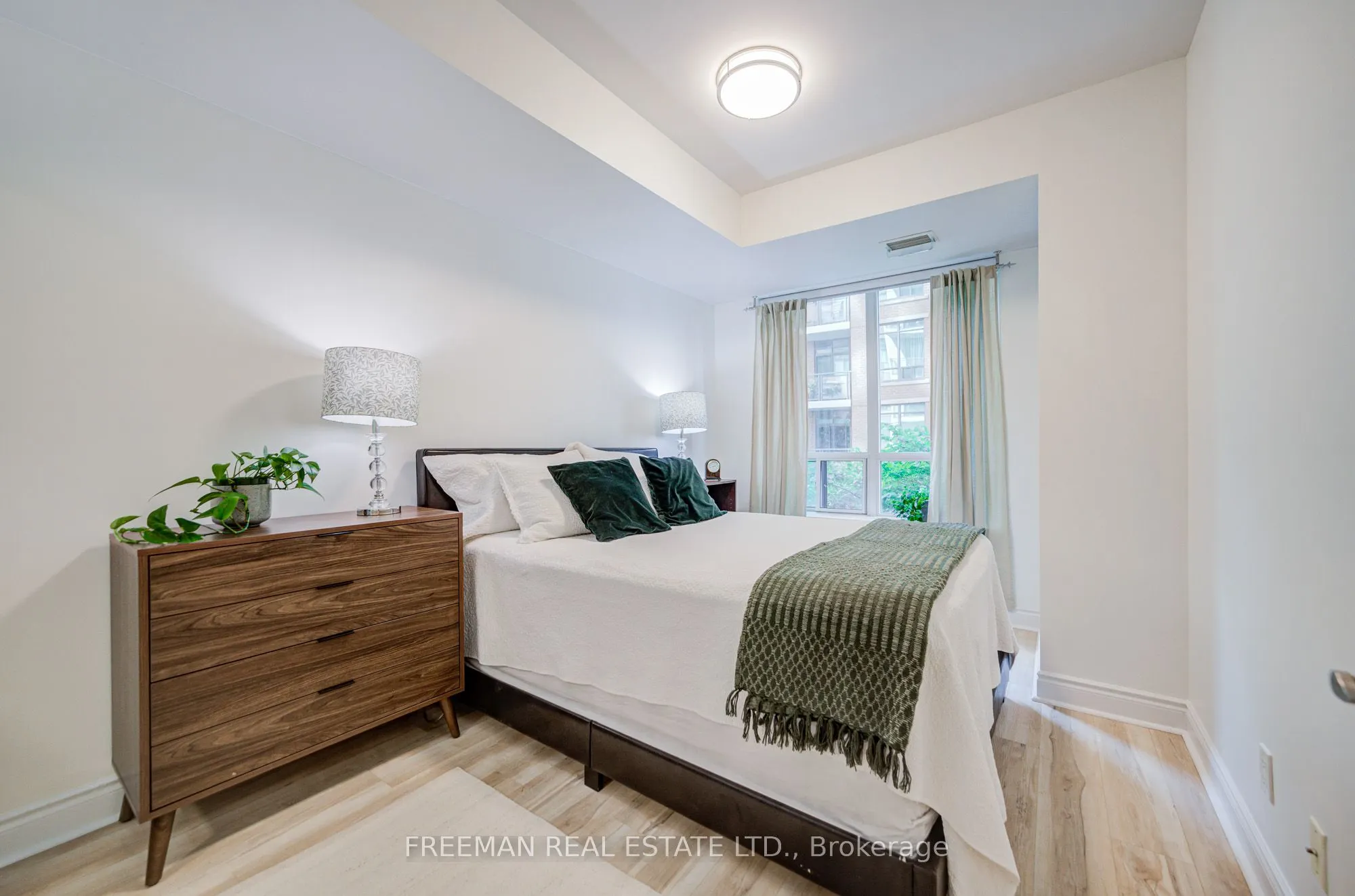 319 Merton Street, #201