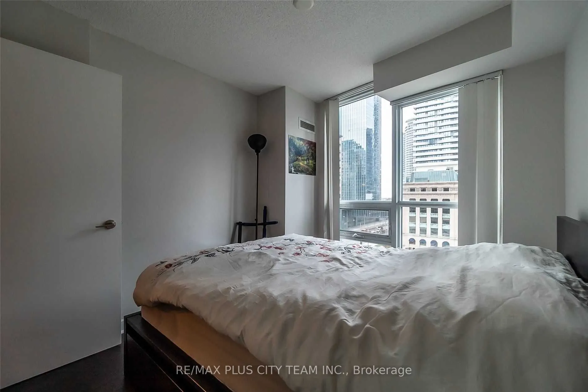 33 Bay Street, #602