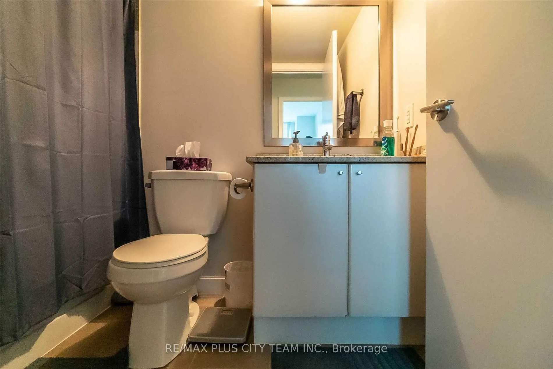 33 Bay Street, #602