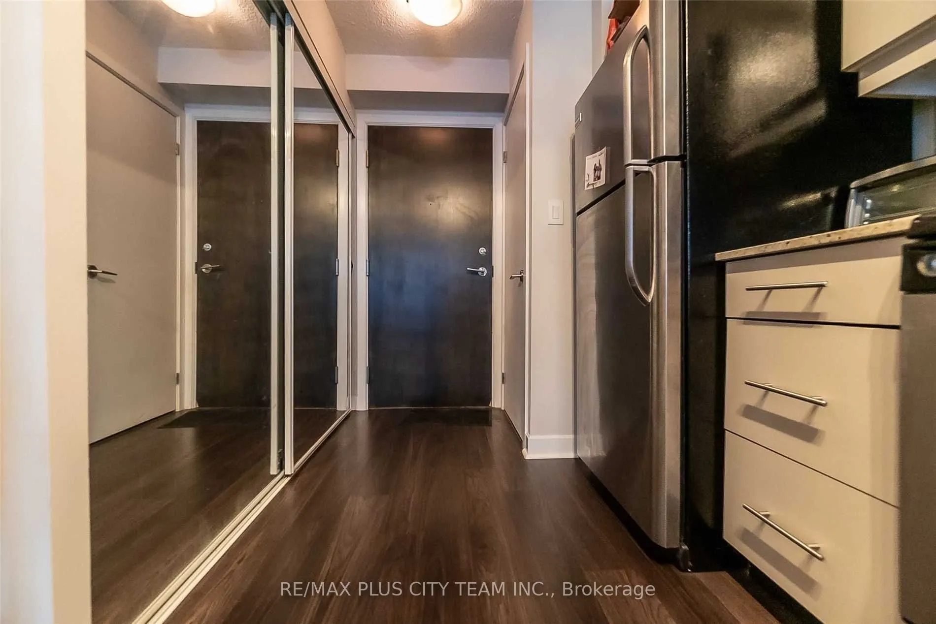 33 Bay Street, #602