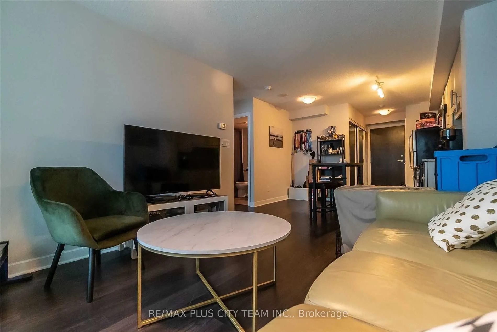 33 Bay Street, #602