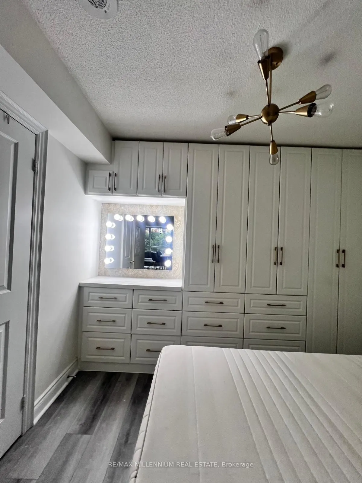 28 Ted Rogers Way, #305