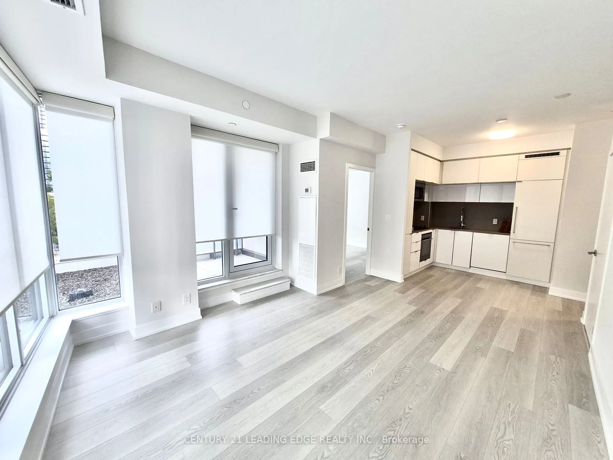 28 AVONDALE Avenue, #209