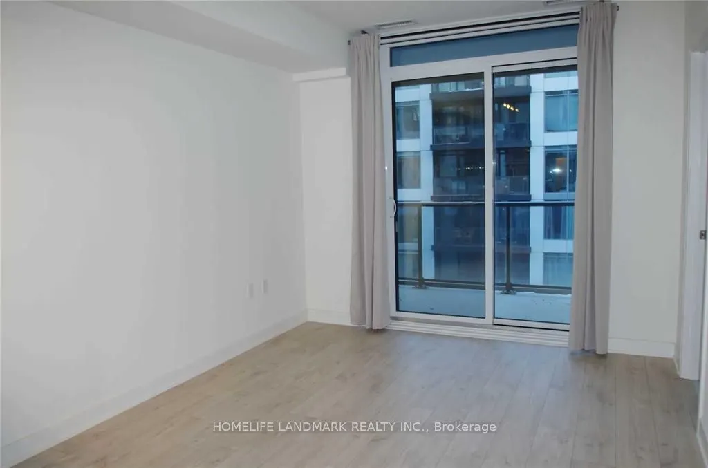 27 Bathurst Street, #1113