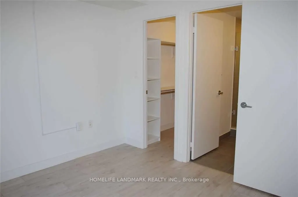 27 Bathurst Street, #1113