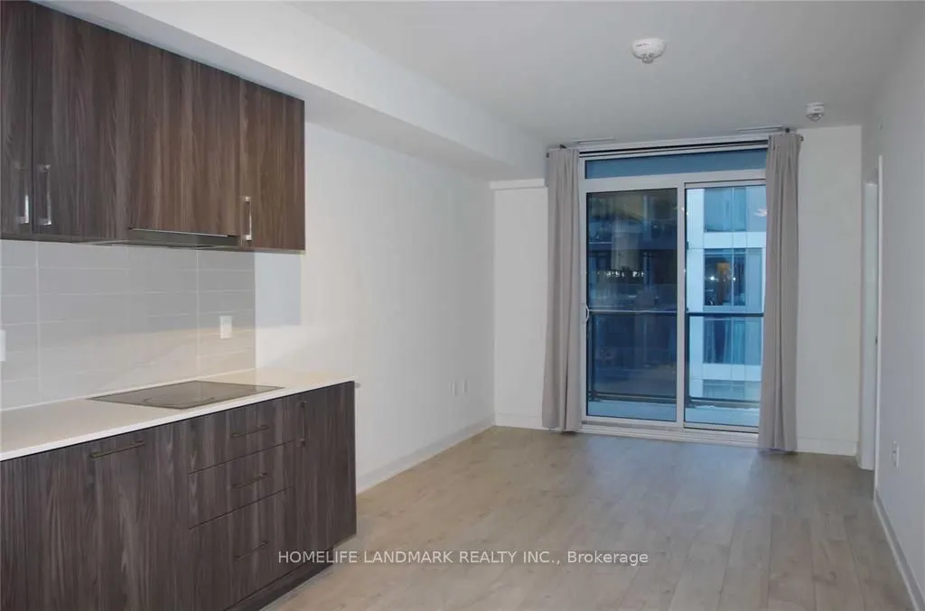 27 Bathurst Street, #1113