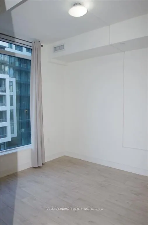27 Bathurst Street, #1113