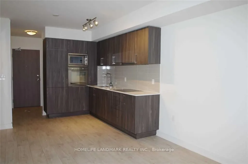 27 Bathurst Street, #1113