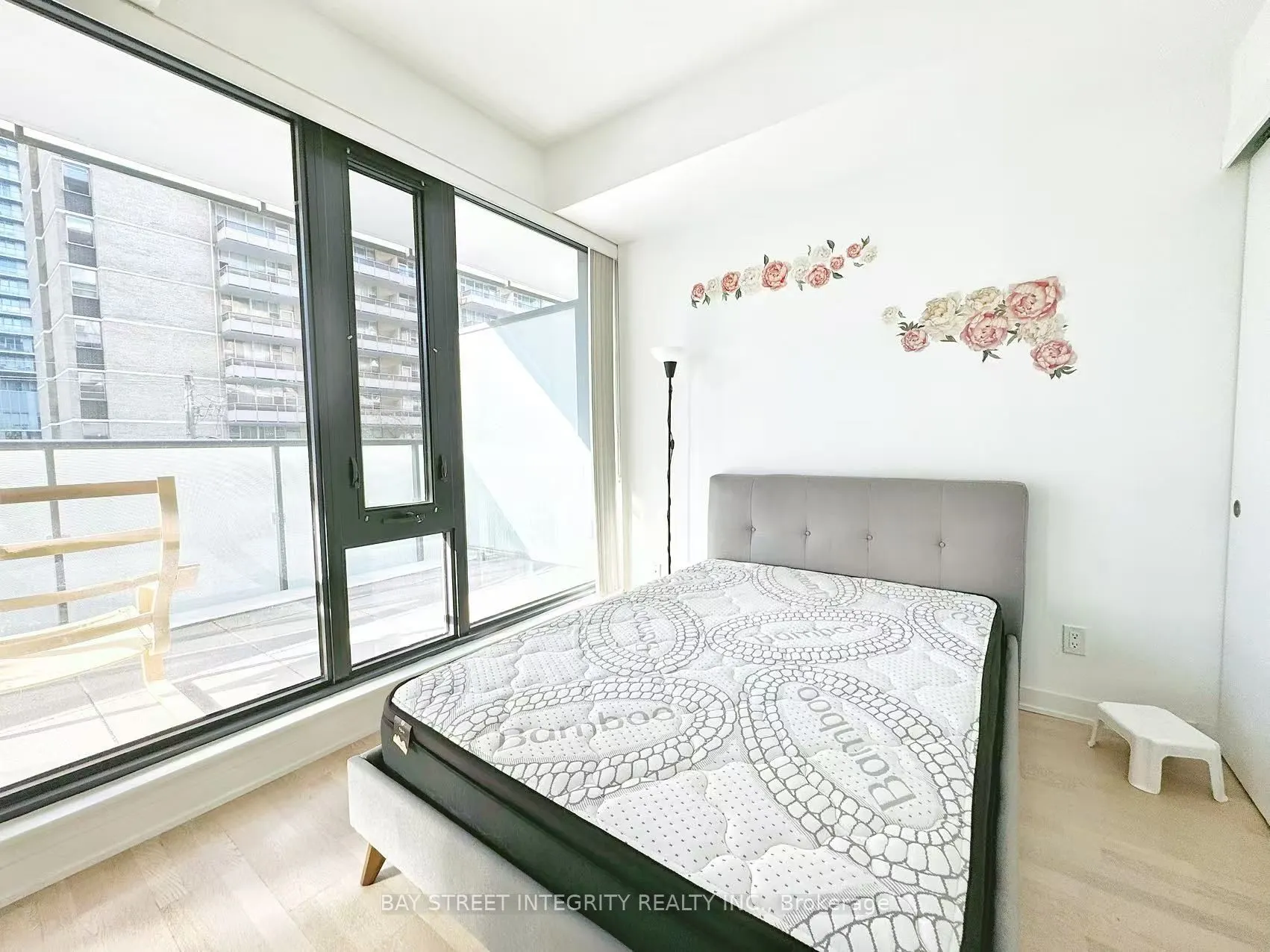 185 Roehampton Avenue, #207