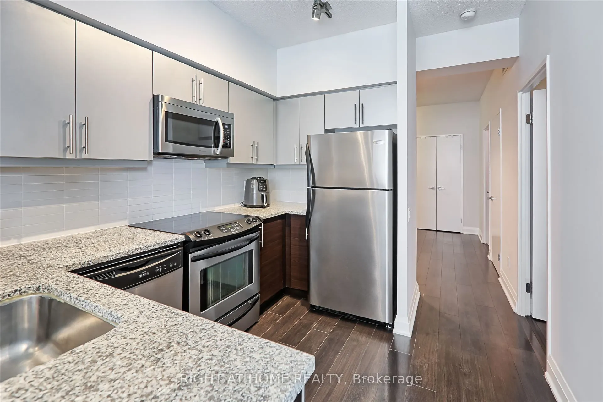 83 Redpath Avenue, #908