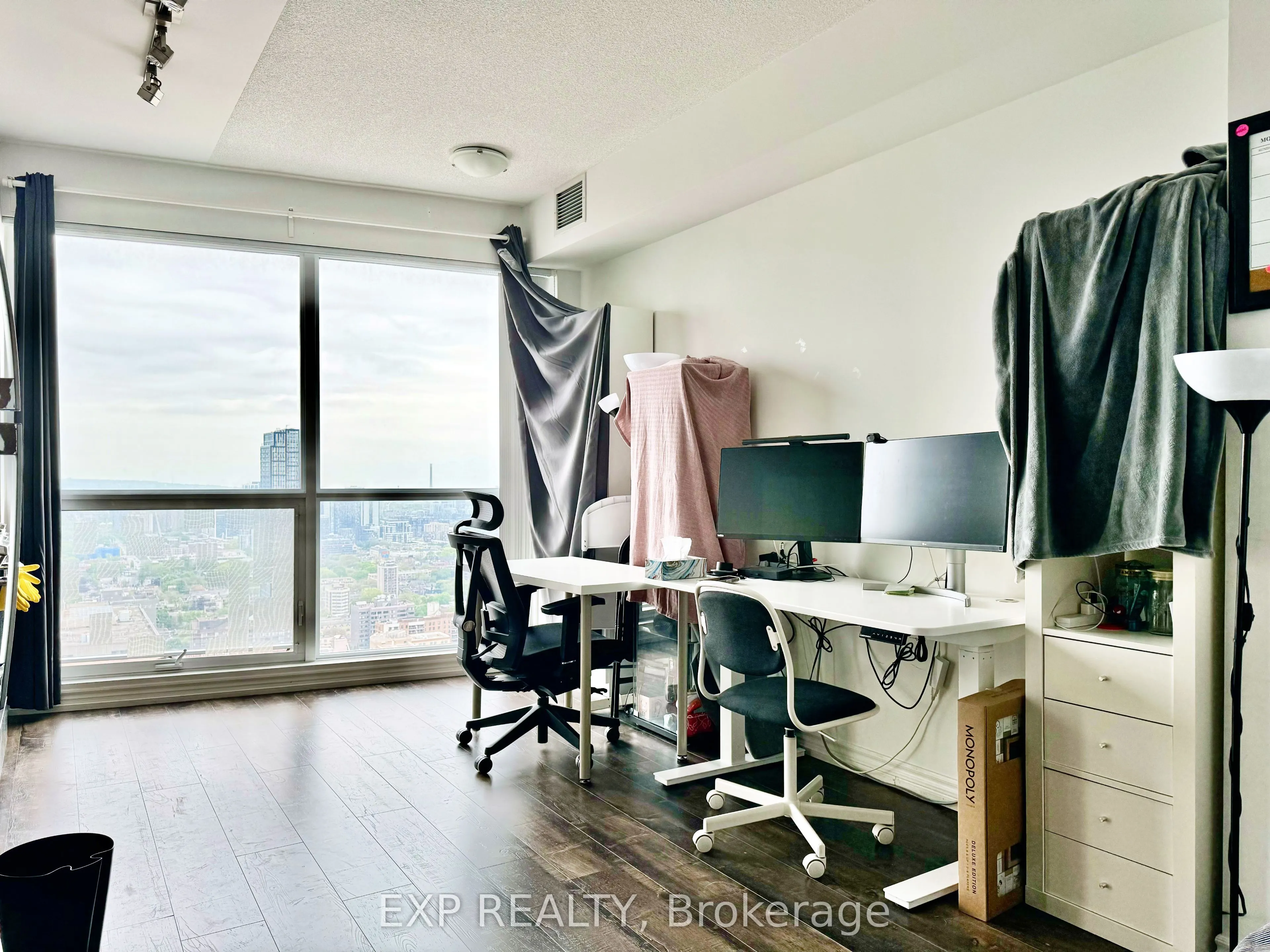 386 Yonge Street, #3806