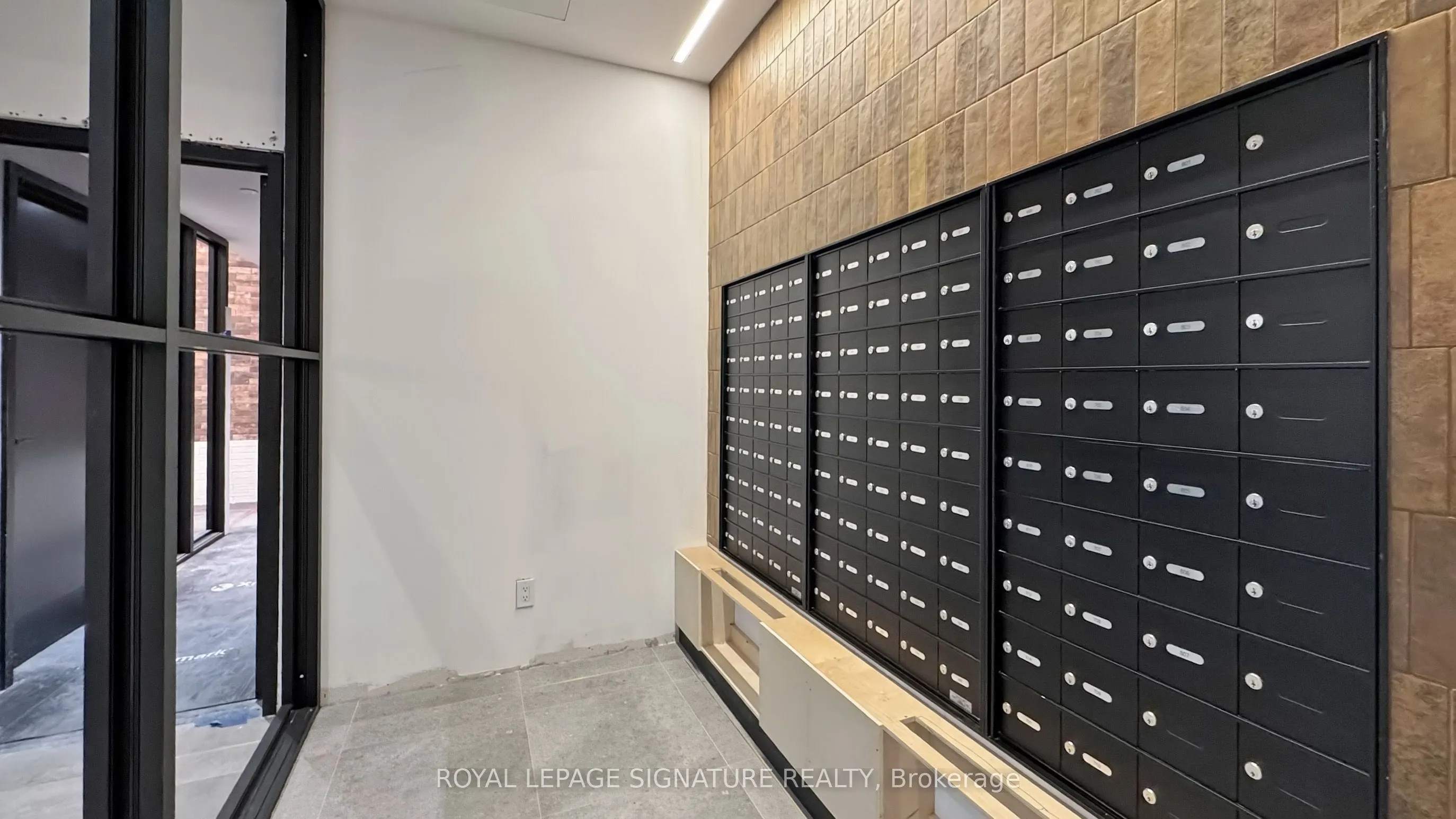 5 Lakeview Avenue, #302