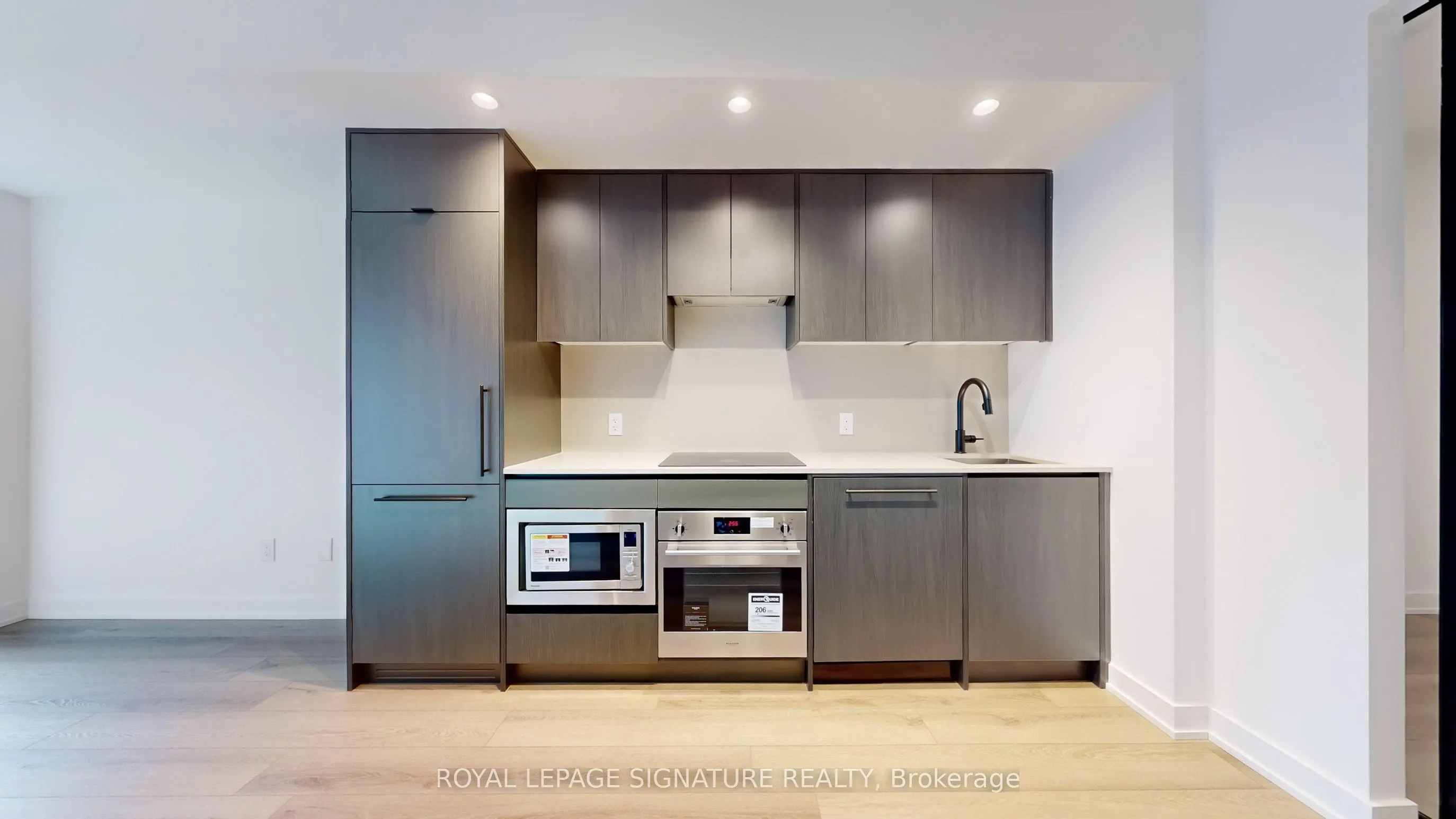 5 Lakeview Avenue, #302