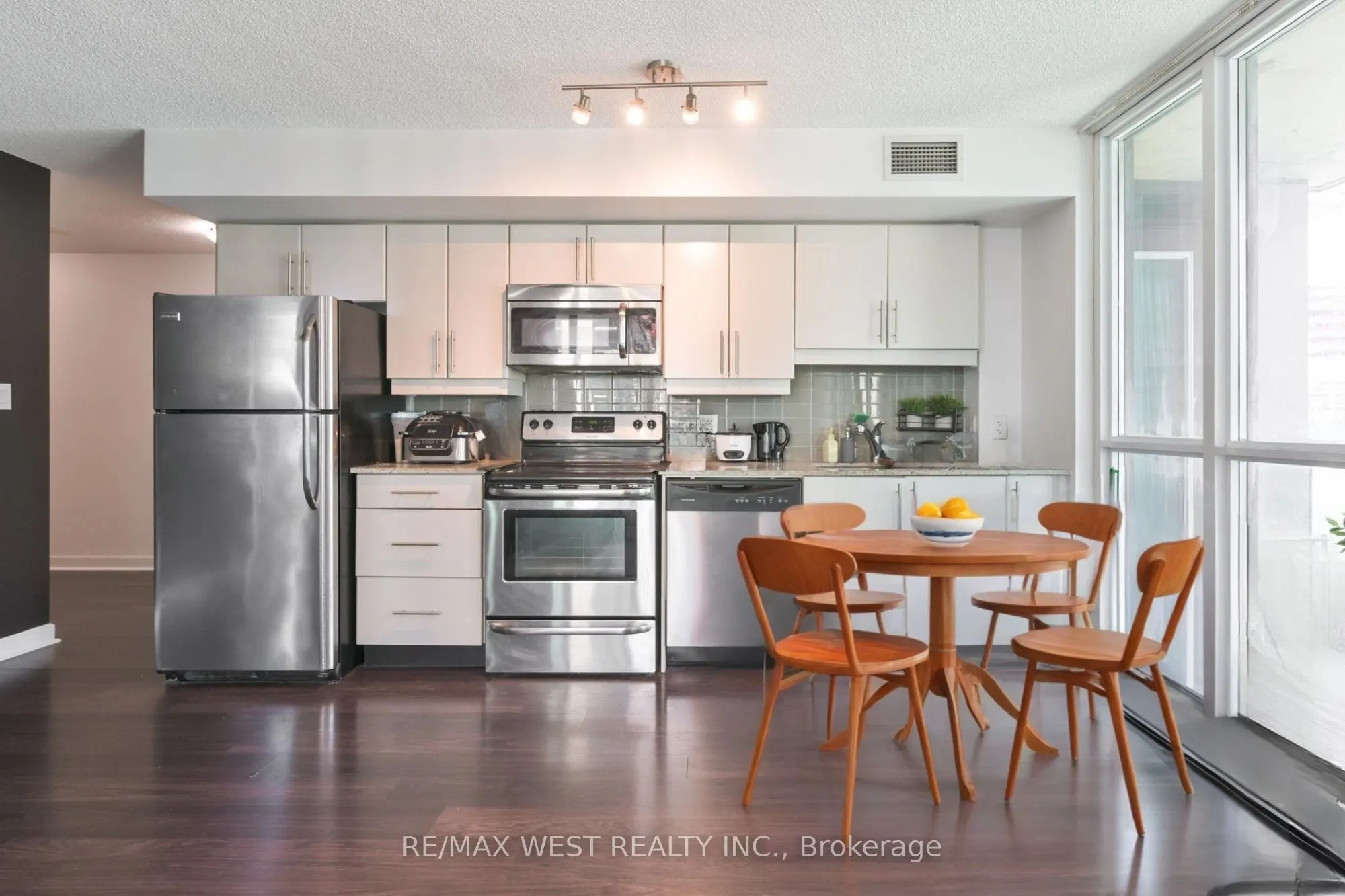 33 Bay Street, #1504