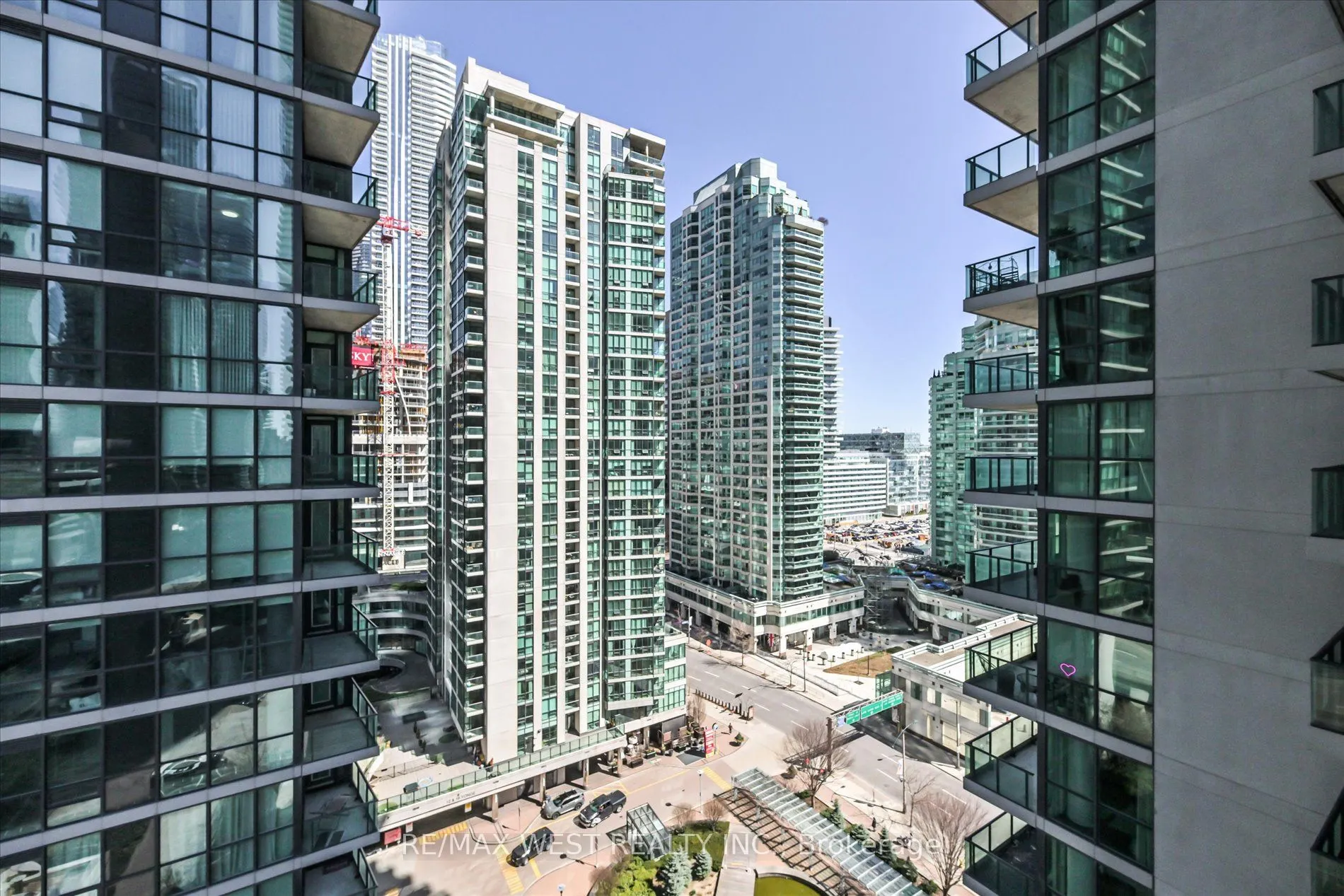 33 Bay Street, #1504