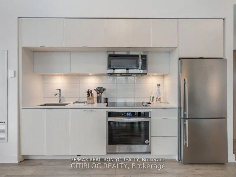 585 Bloor Street E, #317