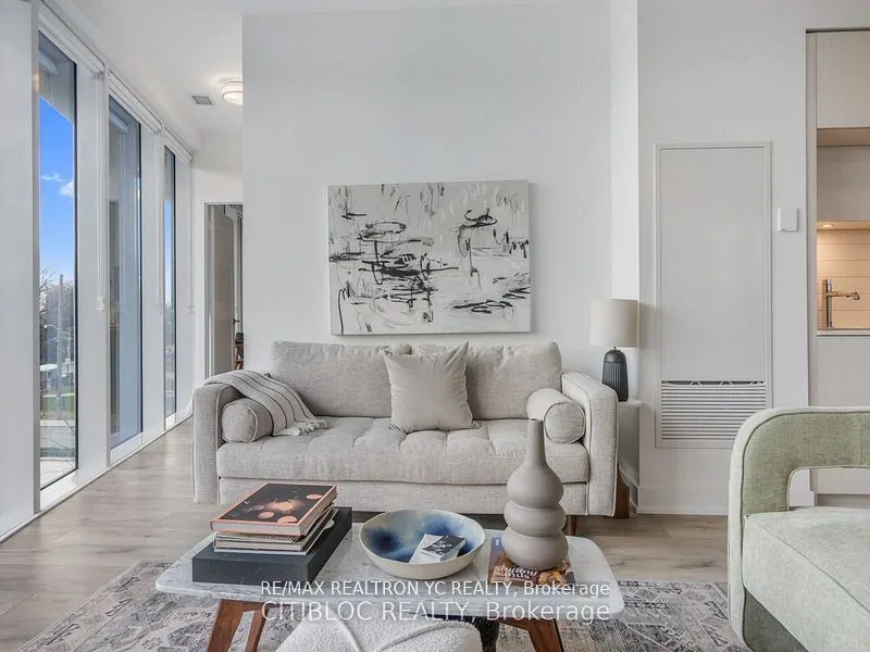 585 Bloor Street E, #317