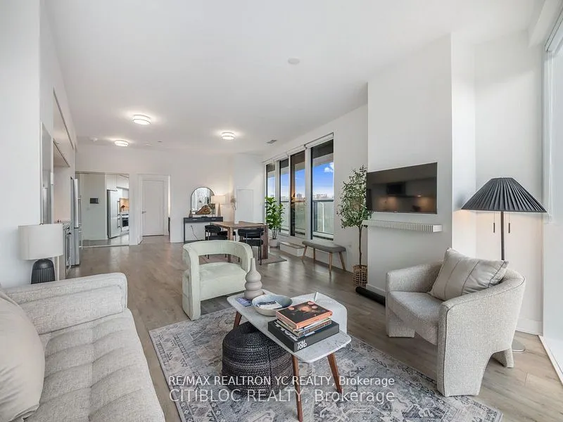 585 Bloor Street E, #317