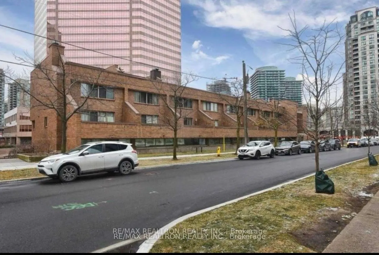 1 Duplex Avenue, #105