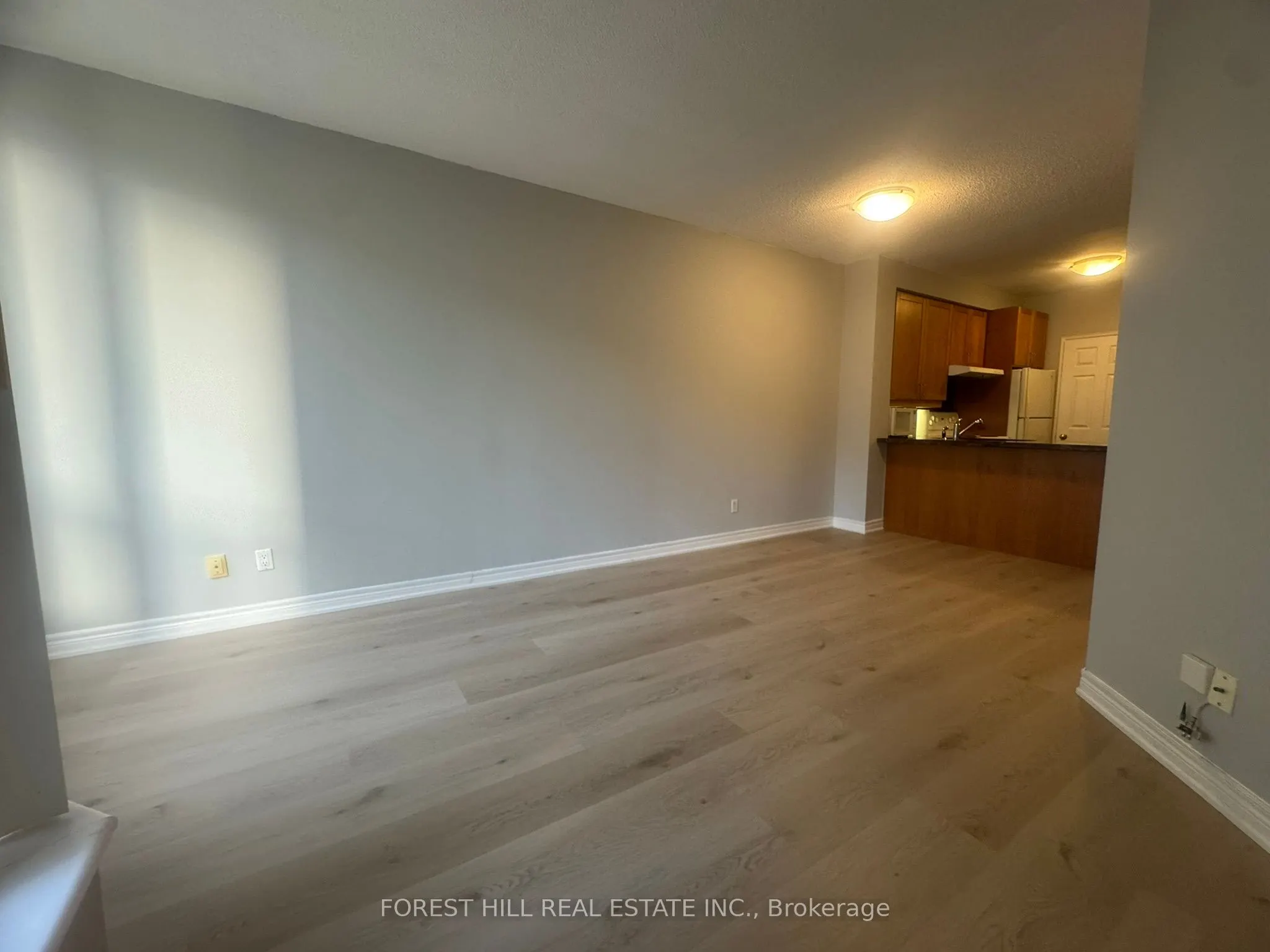 55 Bloor Street E, #605