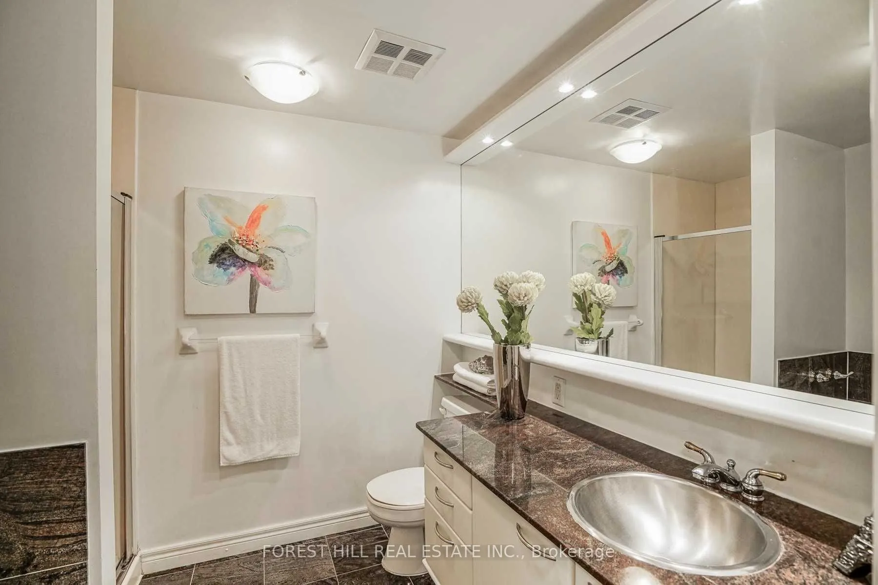 55 Bloor Street E, #605