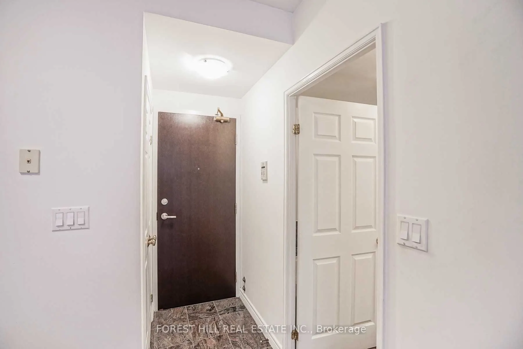 55 Bloor Street E, #605
