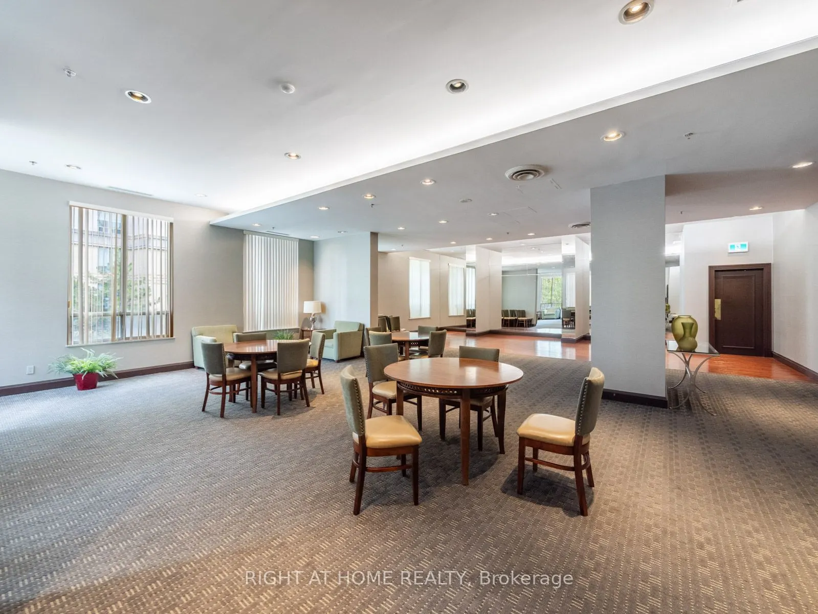 18 Parkview Avenue, #608