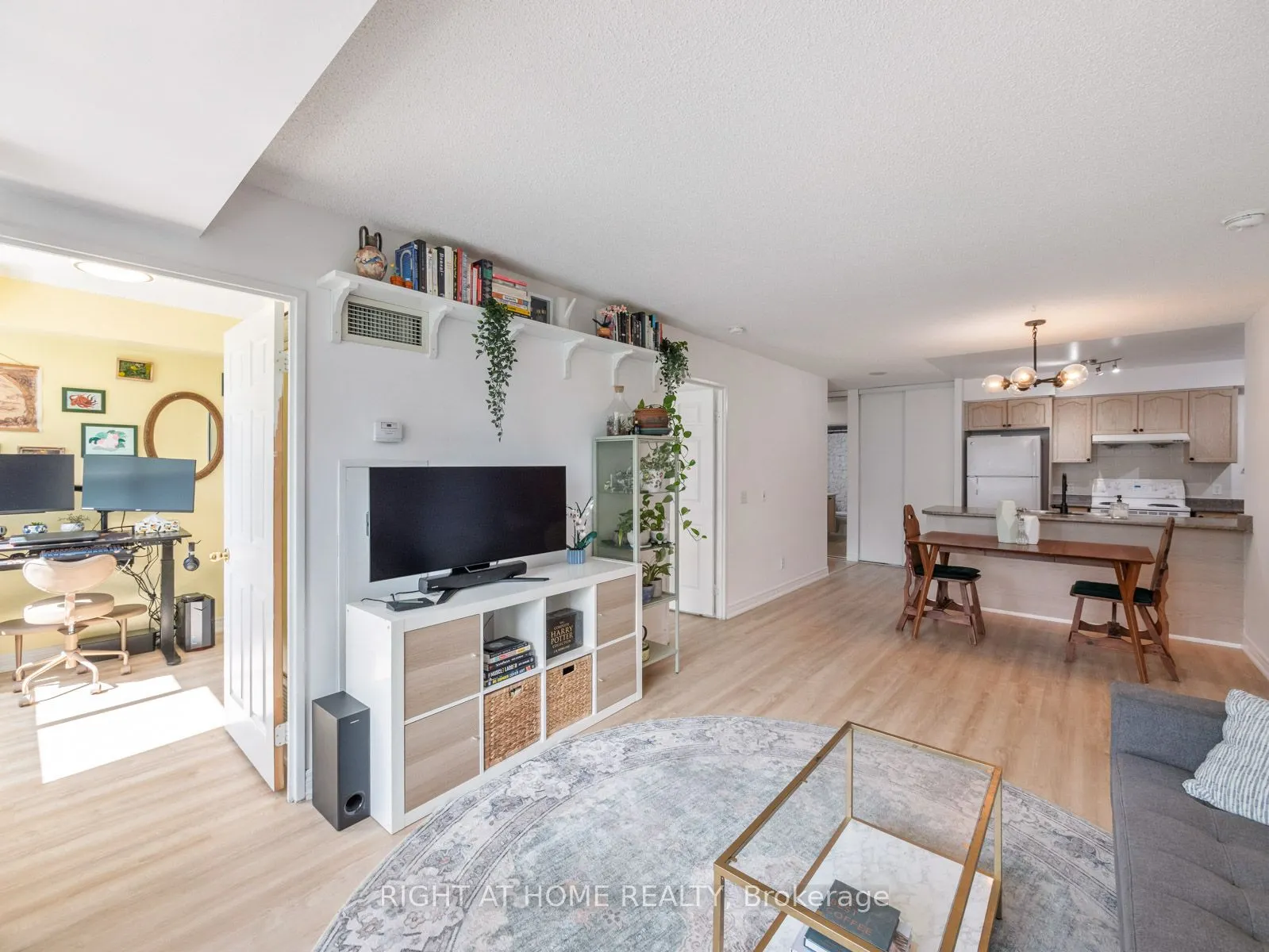 18 Parkview Avenue, #608