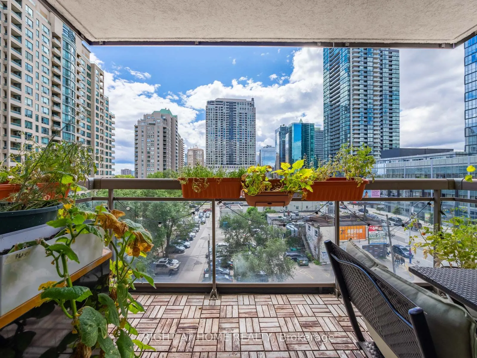 18 Parkview Avenue, #608