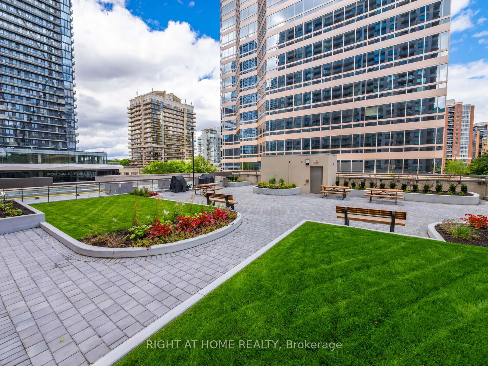 18 Parkview Avenue, #608