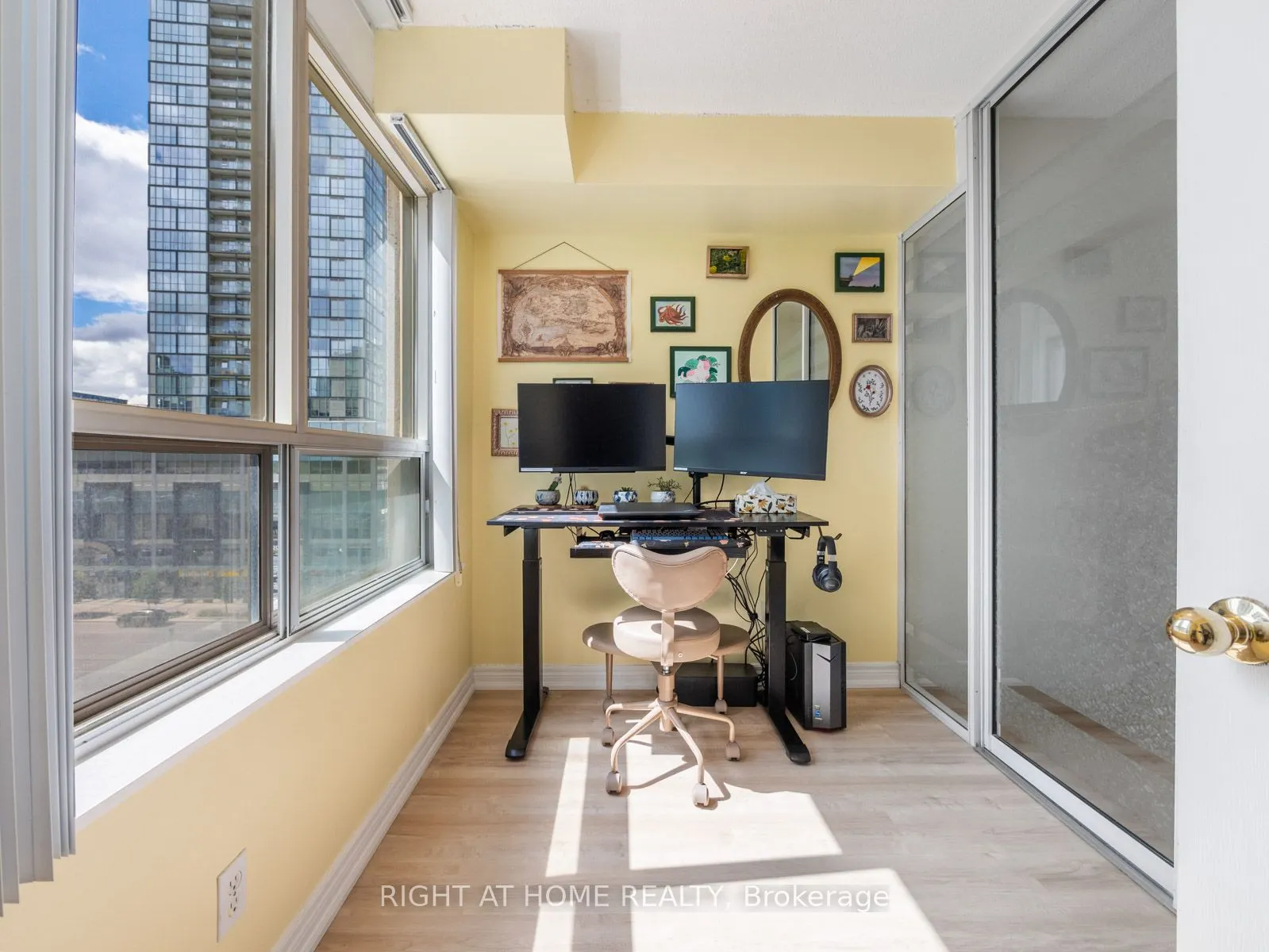 18 Parkview Avenue, #608