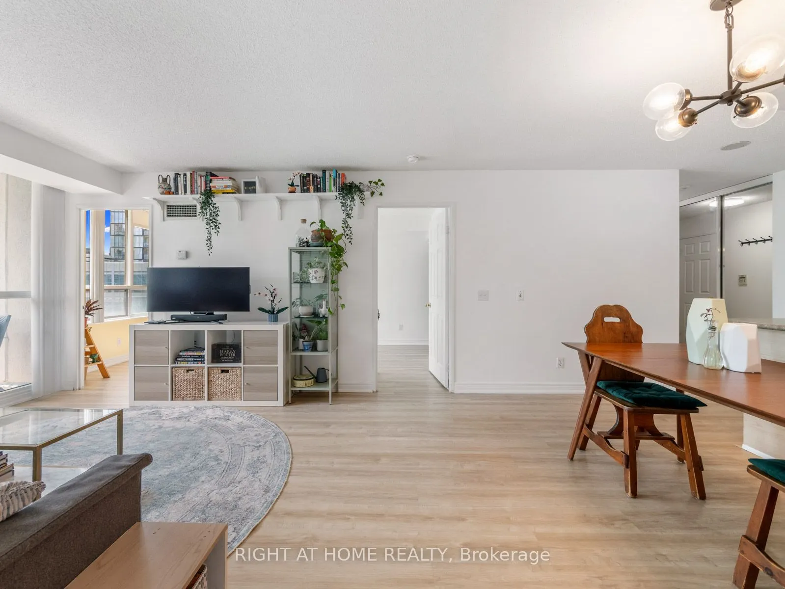 18 Parkview Avenue, #608