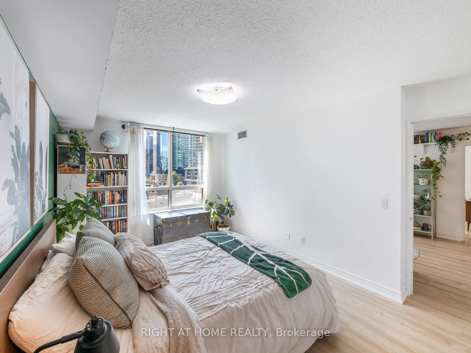 18 Parkview Avenue, #608
