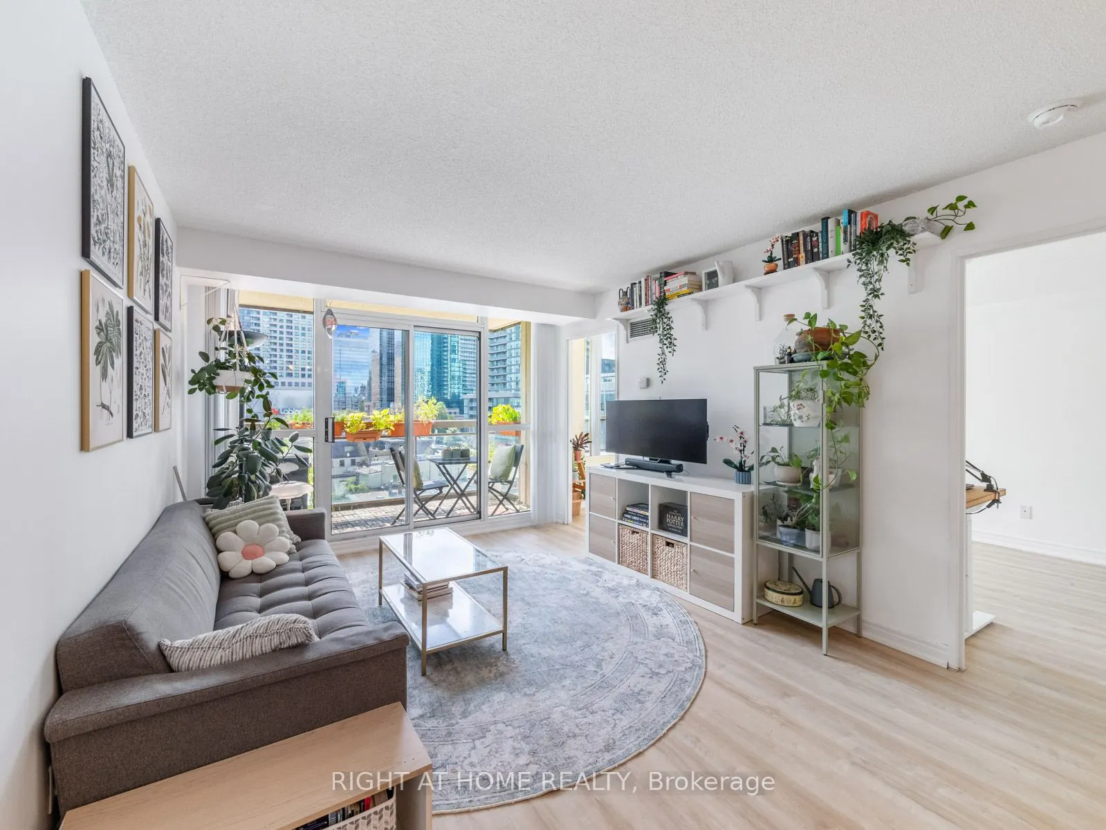 18 Parkview Avenue, #608