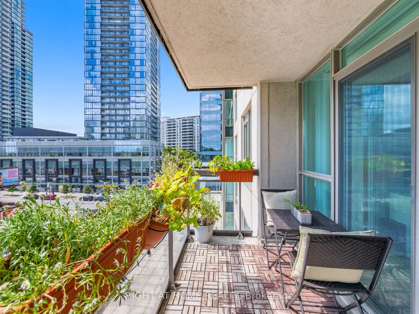 18 Parkview Avenue, #608