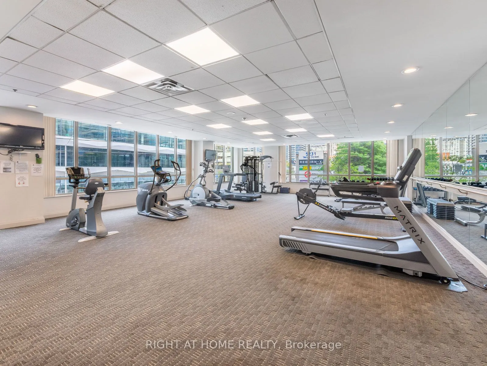 18 Parkview Avenue, #608