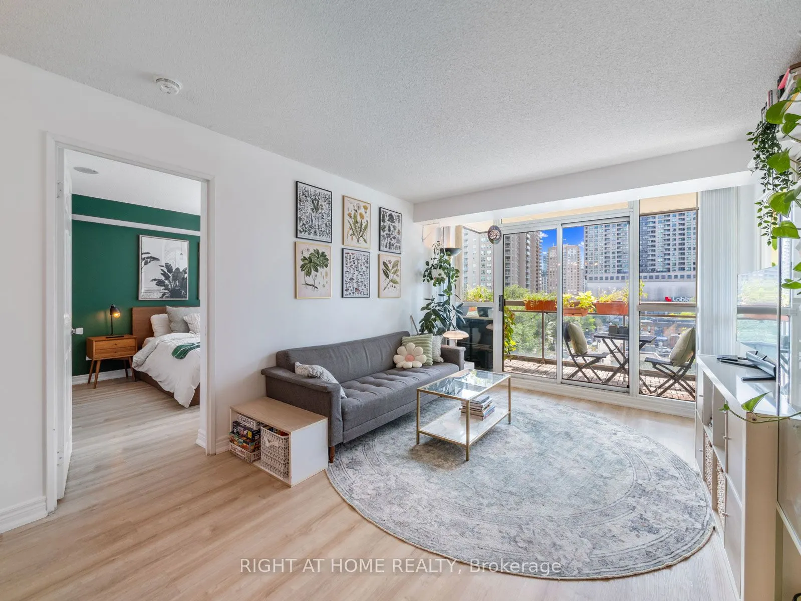 18 Parkview Avenue, #608