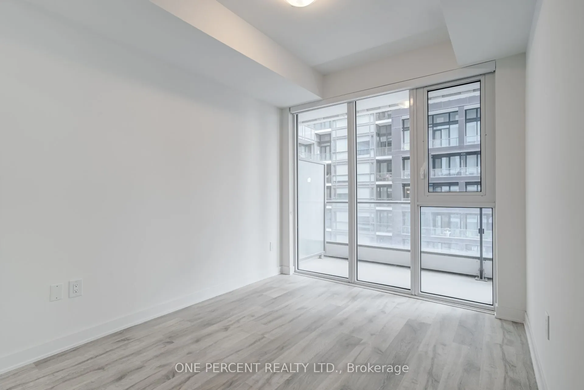 121 Lower Sherbourne Street, #843D