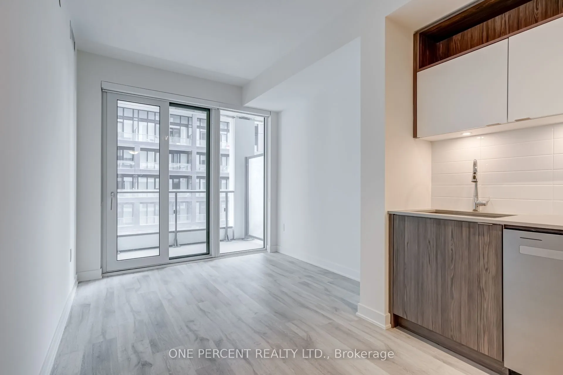 121 Lower Sherbourne Street, #843D