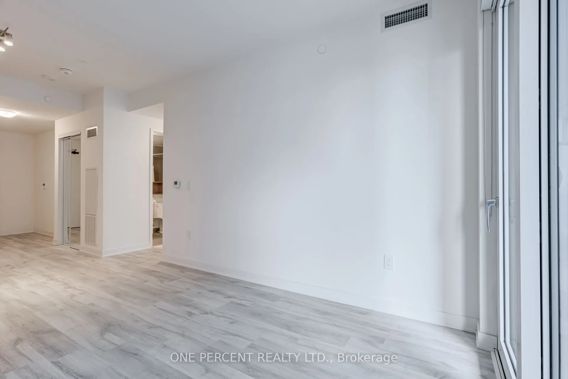 121 Lower Sherbourne Street, #843D