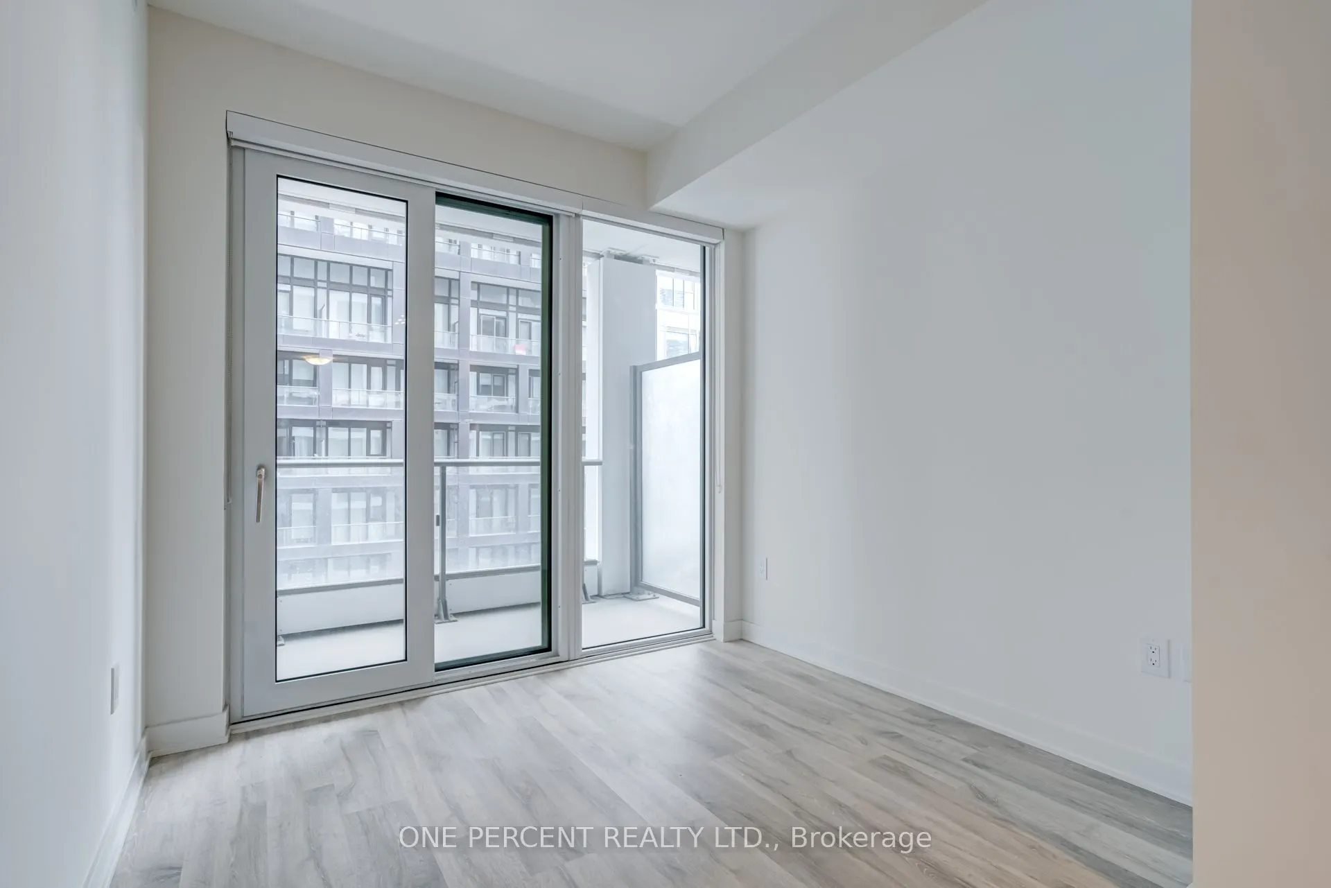 121 Lower Sherbourne Street, #843D