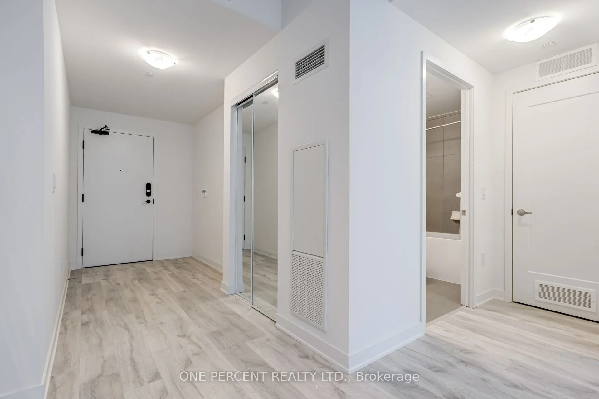 121 Lower Sherbourne Street, #843D